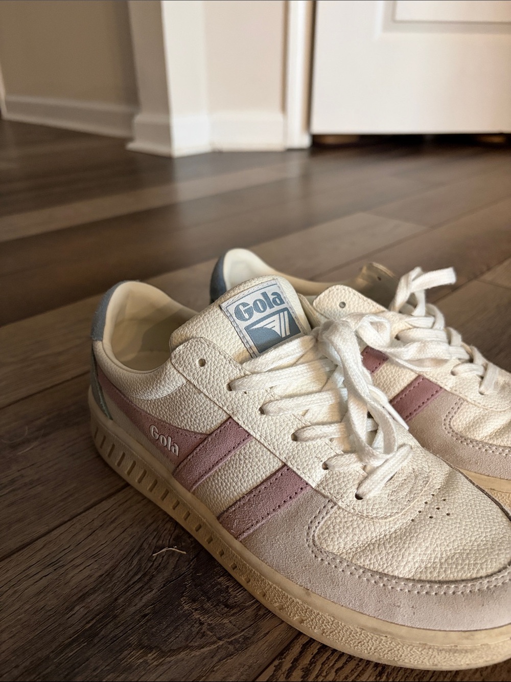 Gola Women's Cream and Pink Classic Sneakers